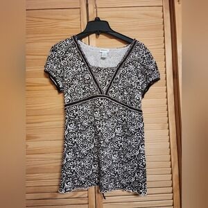 Motherhood Maternity short sleeve top size Mediumn like new Brown and cream